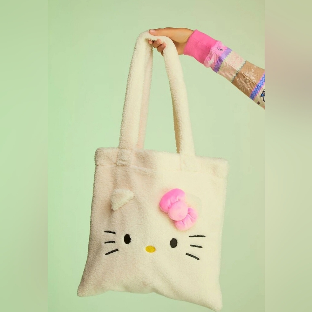 Hello Kitty x Forever 21 fur tote bag
